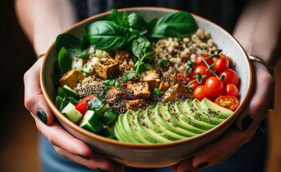 🥗 Grillezett tofu quinoával és színes, roppanós zöldségekkel