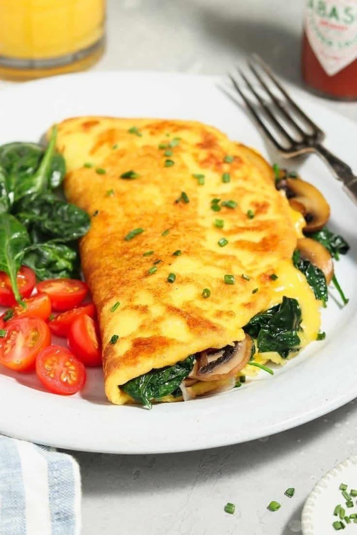 Spenótos–gombás omlett friss paradicsommal 🍳
